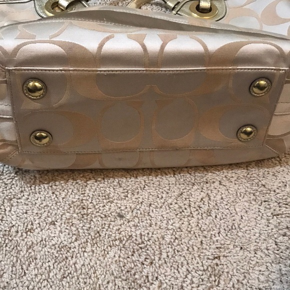 Cream Coach Handbag - Picture 5 of 5